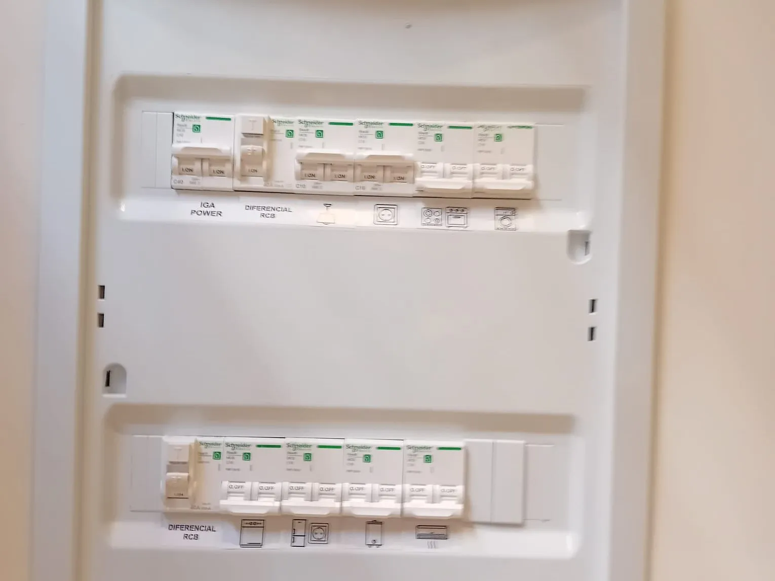 Cuadro eléctrico de una vivienda terminado por MS Reformas